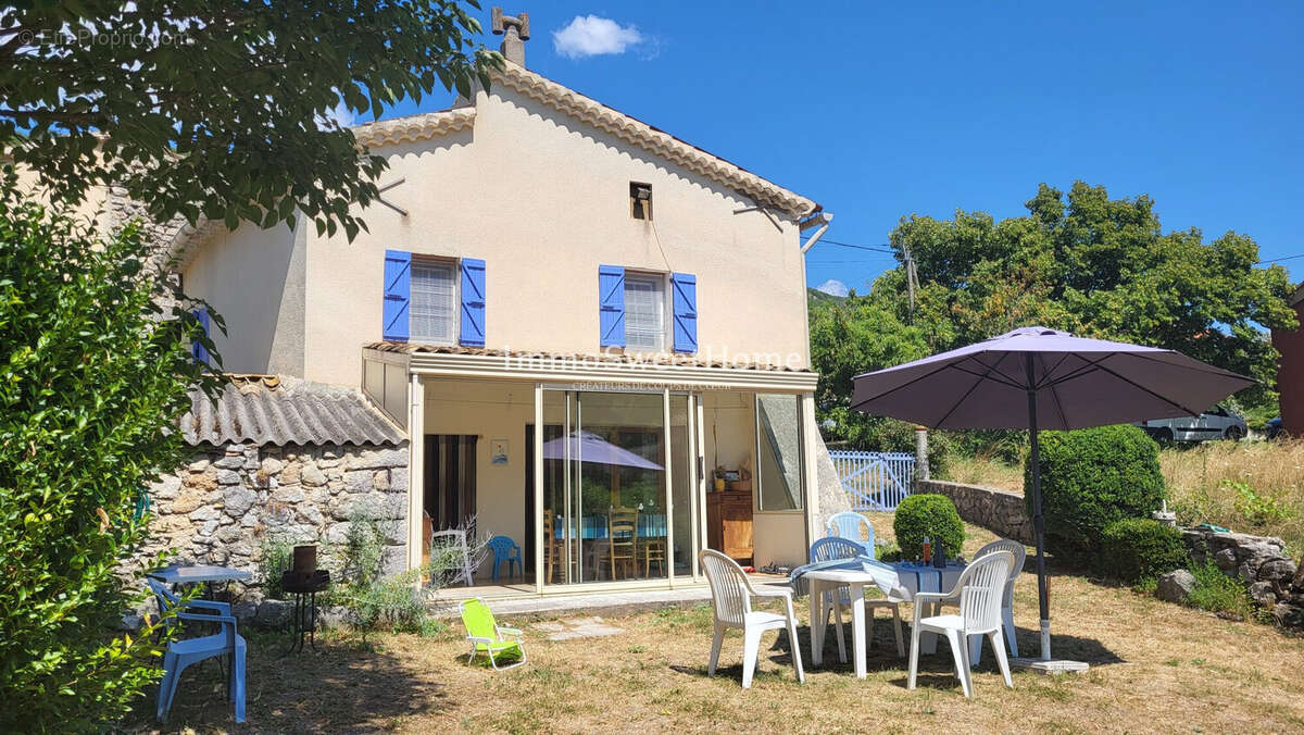 Maison à LA ROCHETTE-DU-BUIS