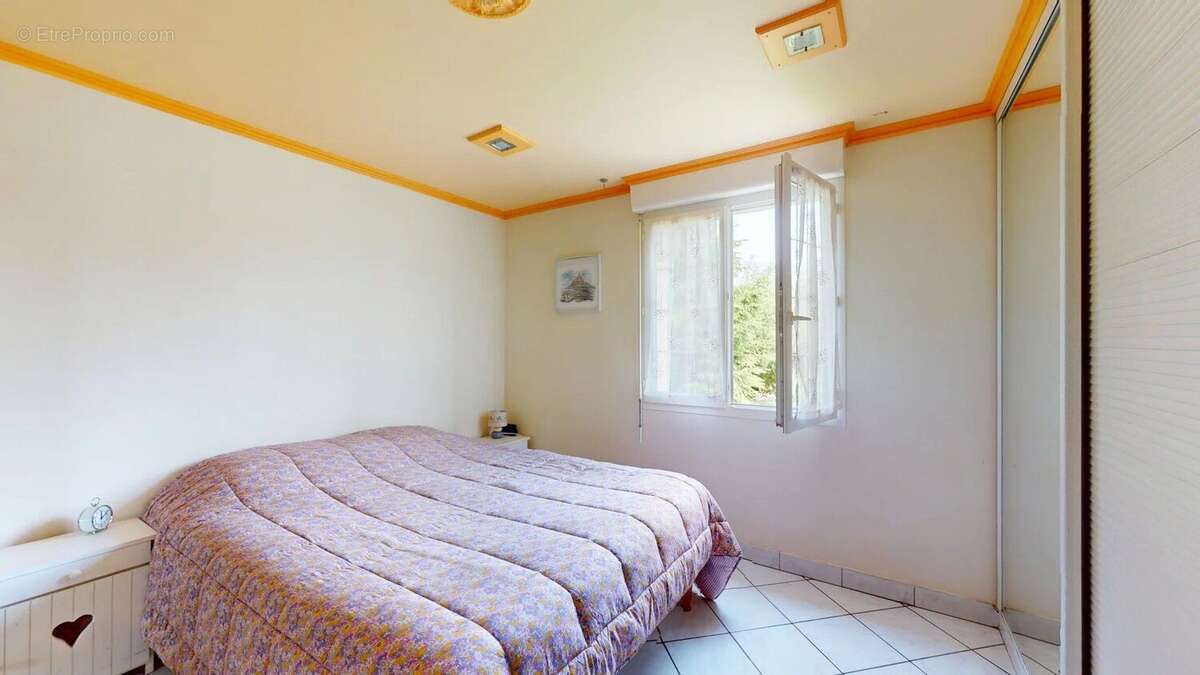 Maison à JOUY-LE-CHATEL