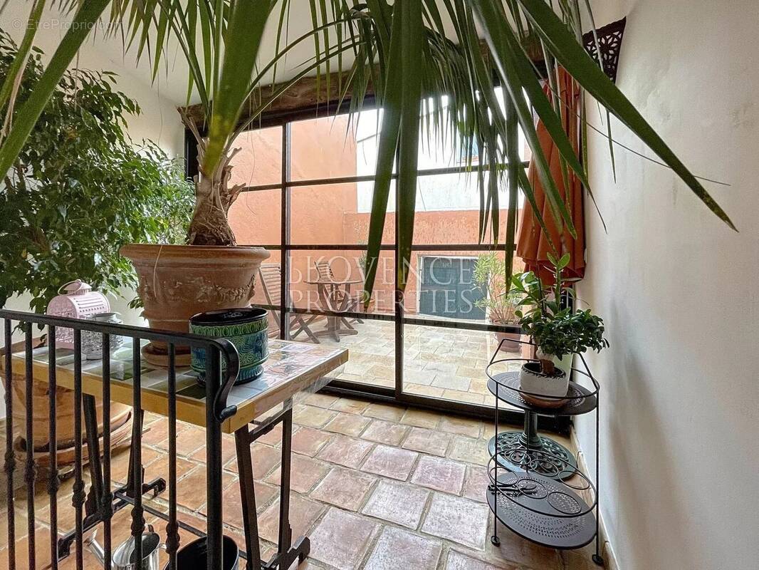 Appartement à SAINT-MAXIMIN-LA-SAINTE-BAUME