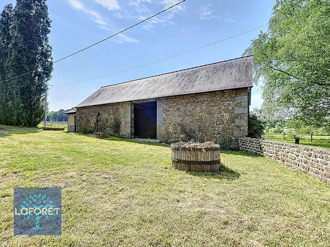 Maison à LOUVIGNE-DU-DESERT