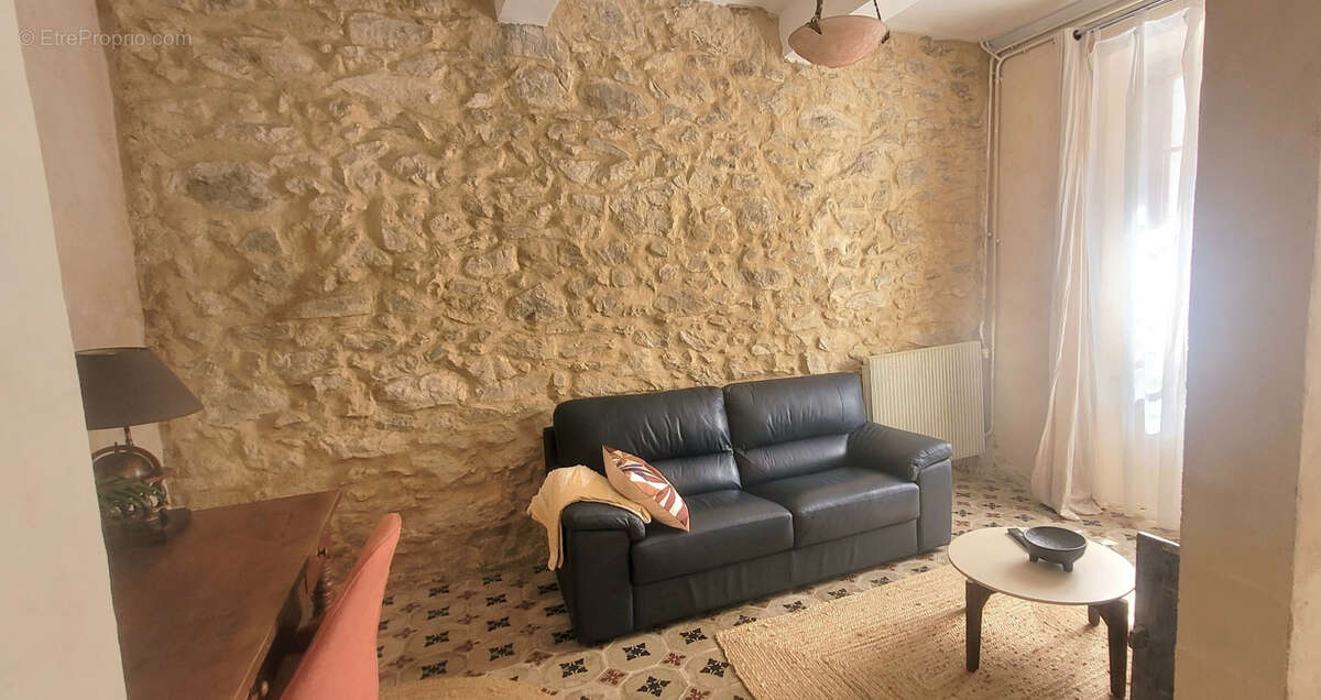Maison à MOUSSAN