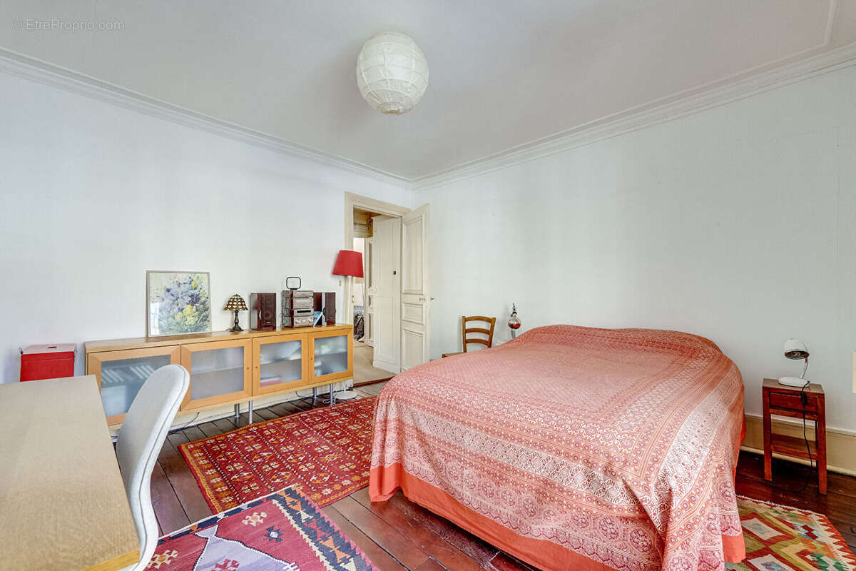 Appartement à PARIS-14E