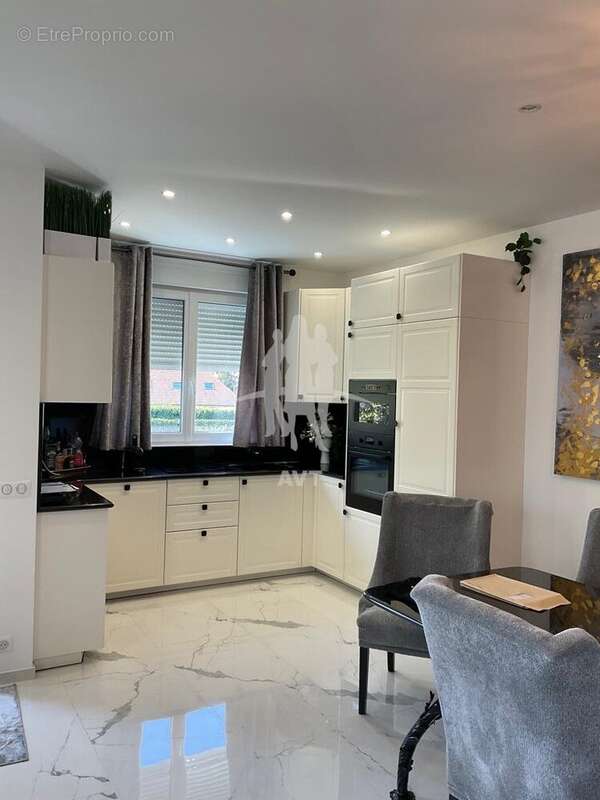 Maison à LE BLANC-MESNIL