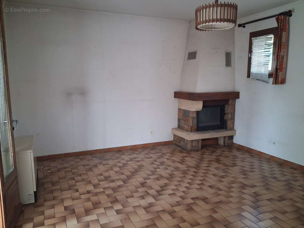 L'ESCALE – Maison individuelle avec véranda, garage et jardin arboré - photo 7