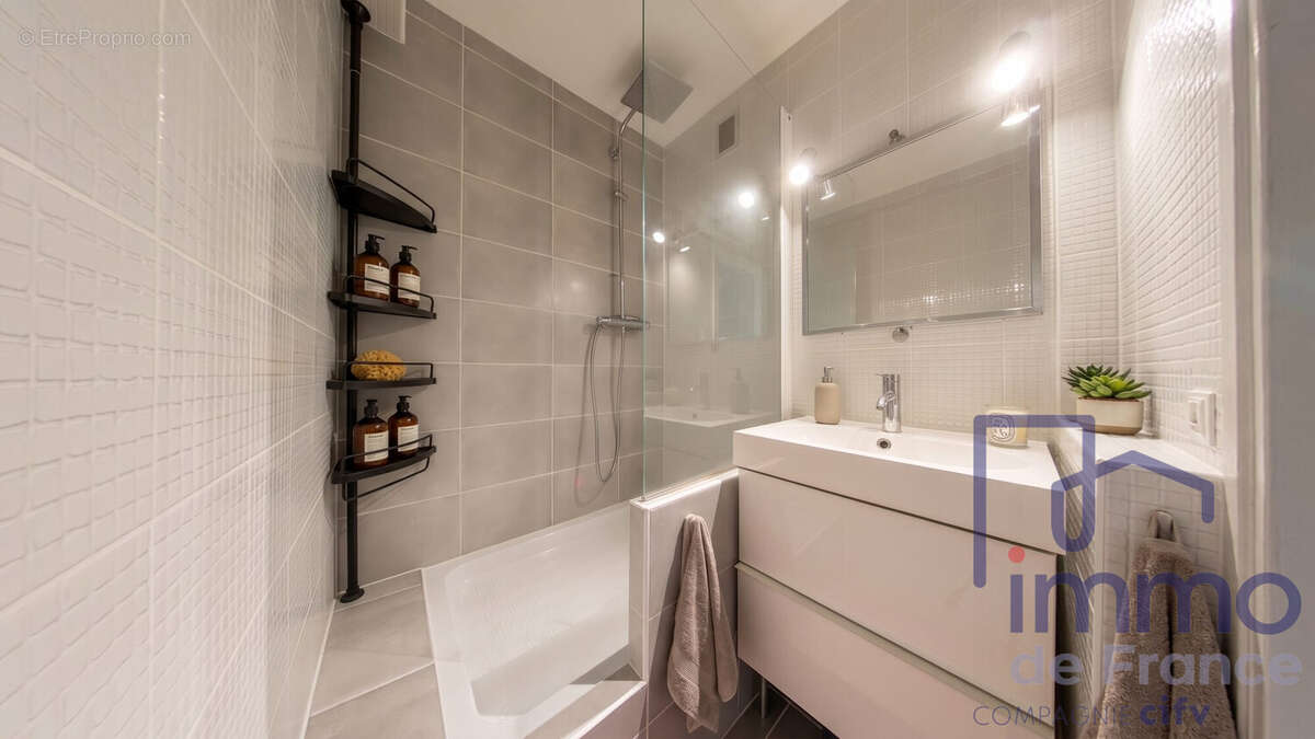 Appartement 69 m² à Saint-Etienne  - photo 6