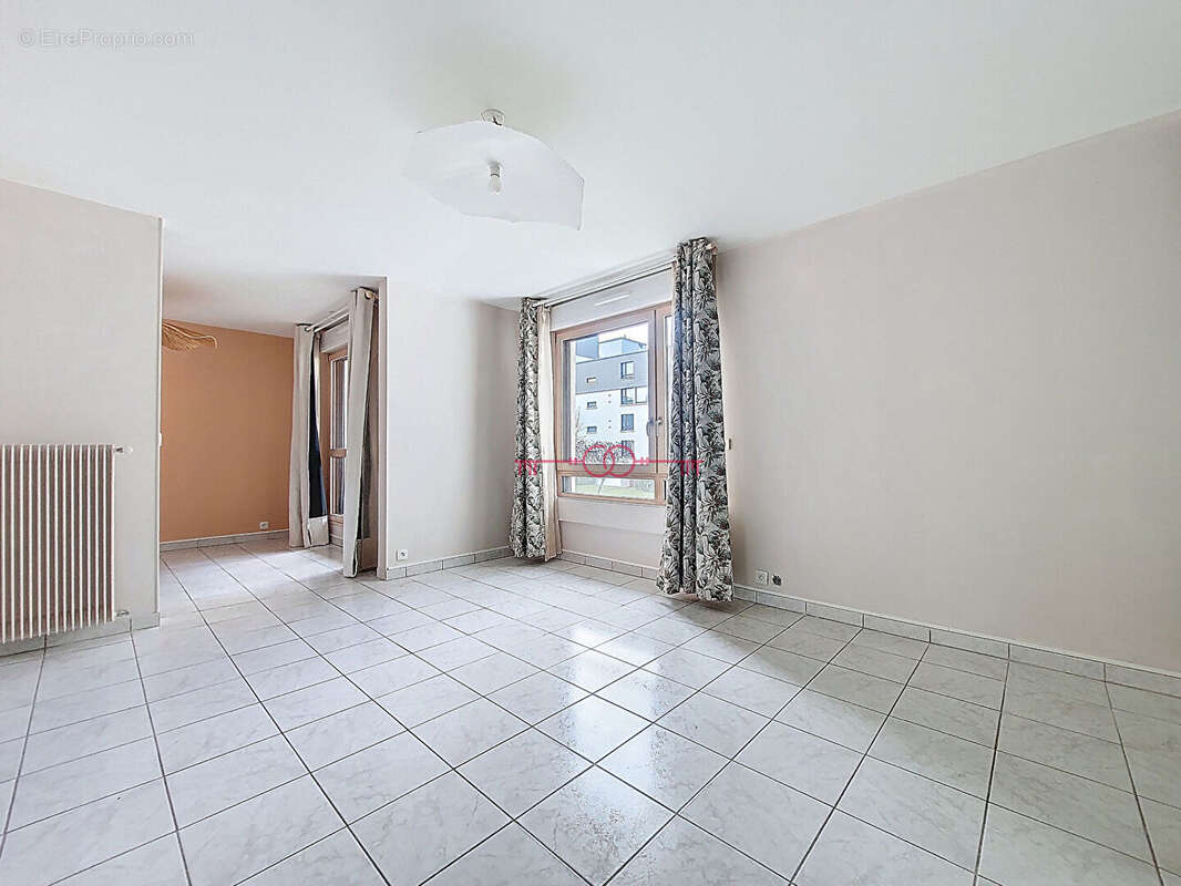 Type 4 à vendre Centre Ville - Extérieur - Parking - photo 2