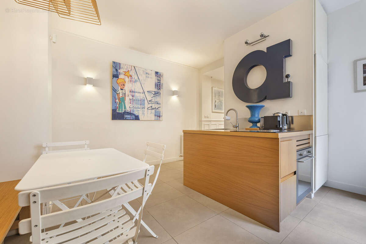 Appartement à PARIS-3E
