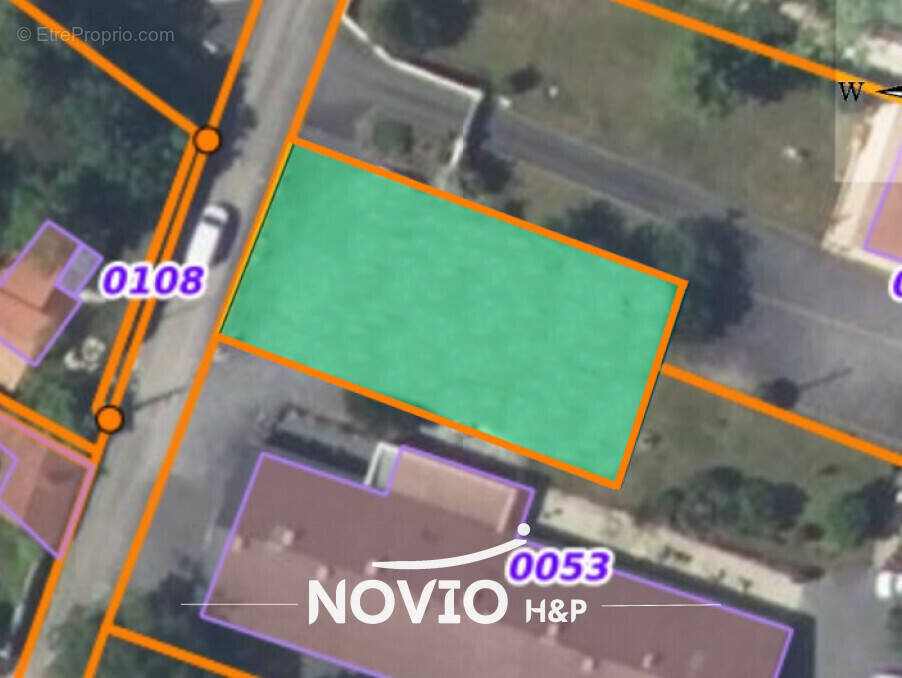 Terrain à MONTAMISE