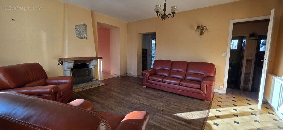 Maison à NOYAL-PONTIVY