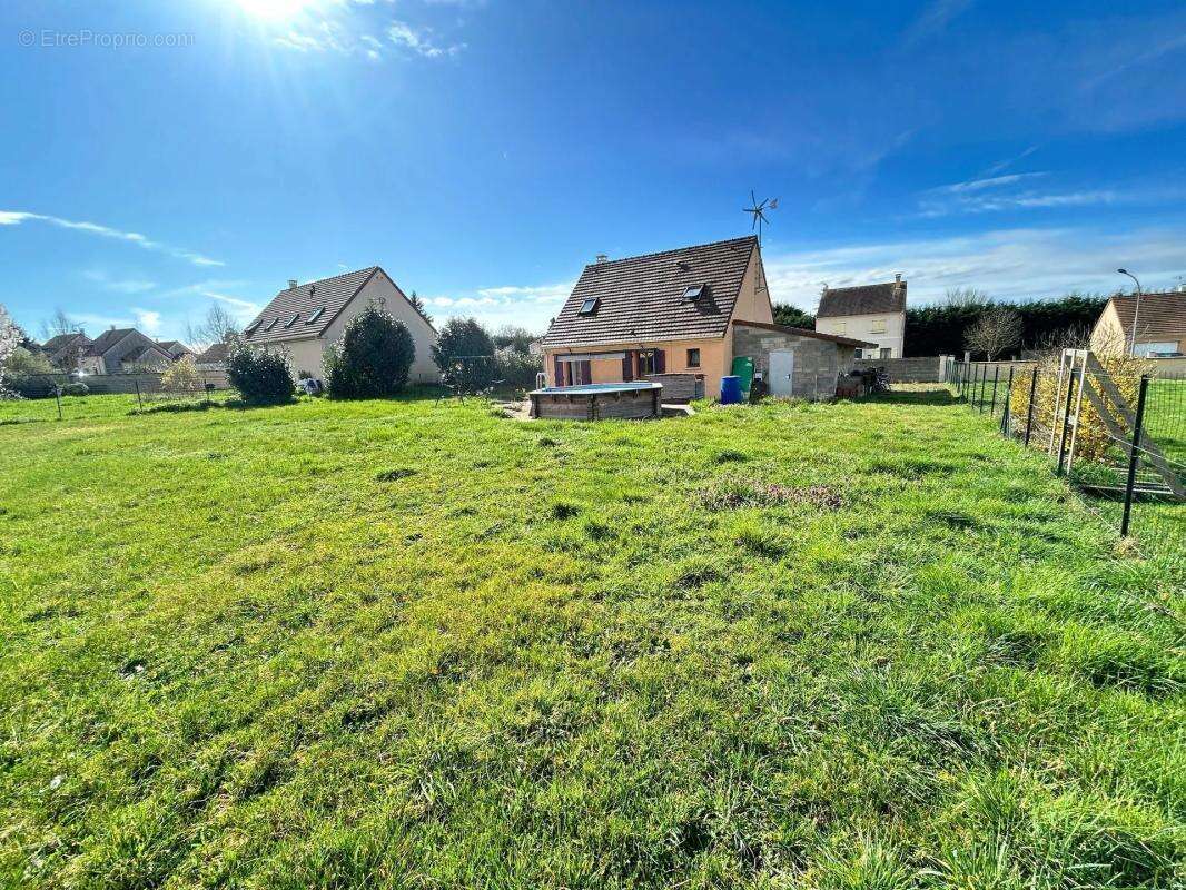 Maison à FERRIERES-EN-GATINAIS