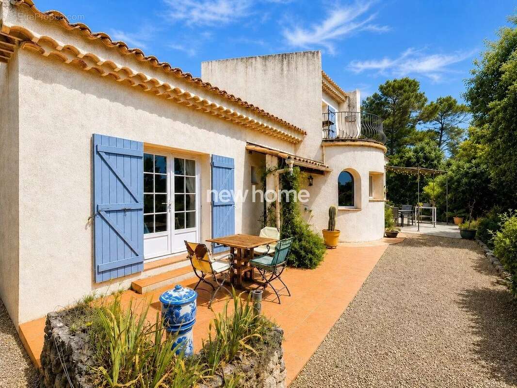 Élégante propriété de caractère avec très belle vue, piscine et gîte indépendant - photo 19