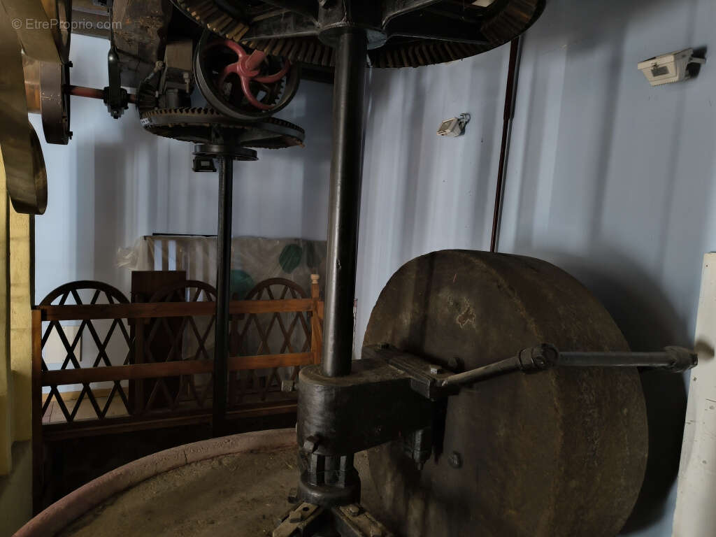 Ancien moulin avec dépendances en cours de rénovation - photo 8