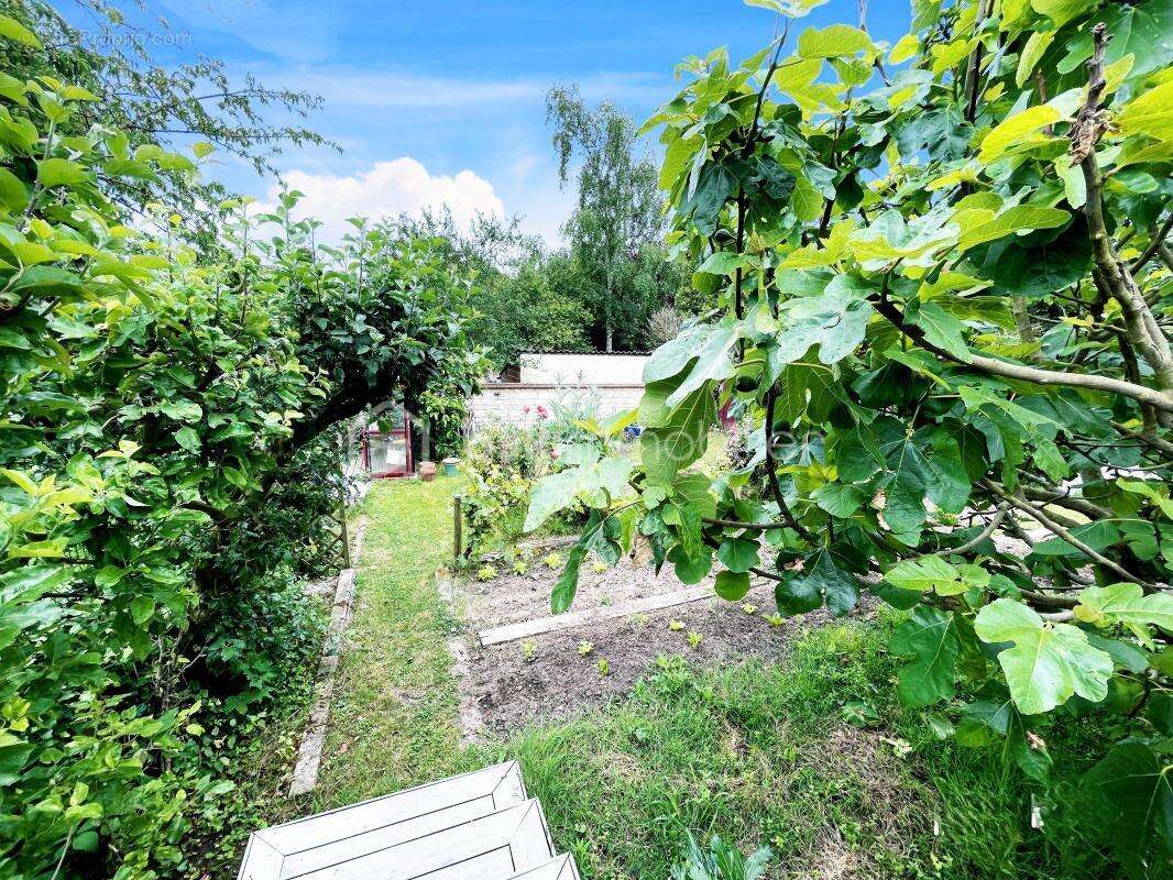 Maison à LES CLAYES-SOUS-BOIS