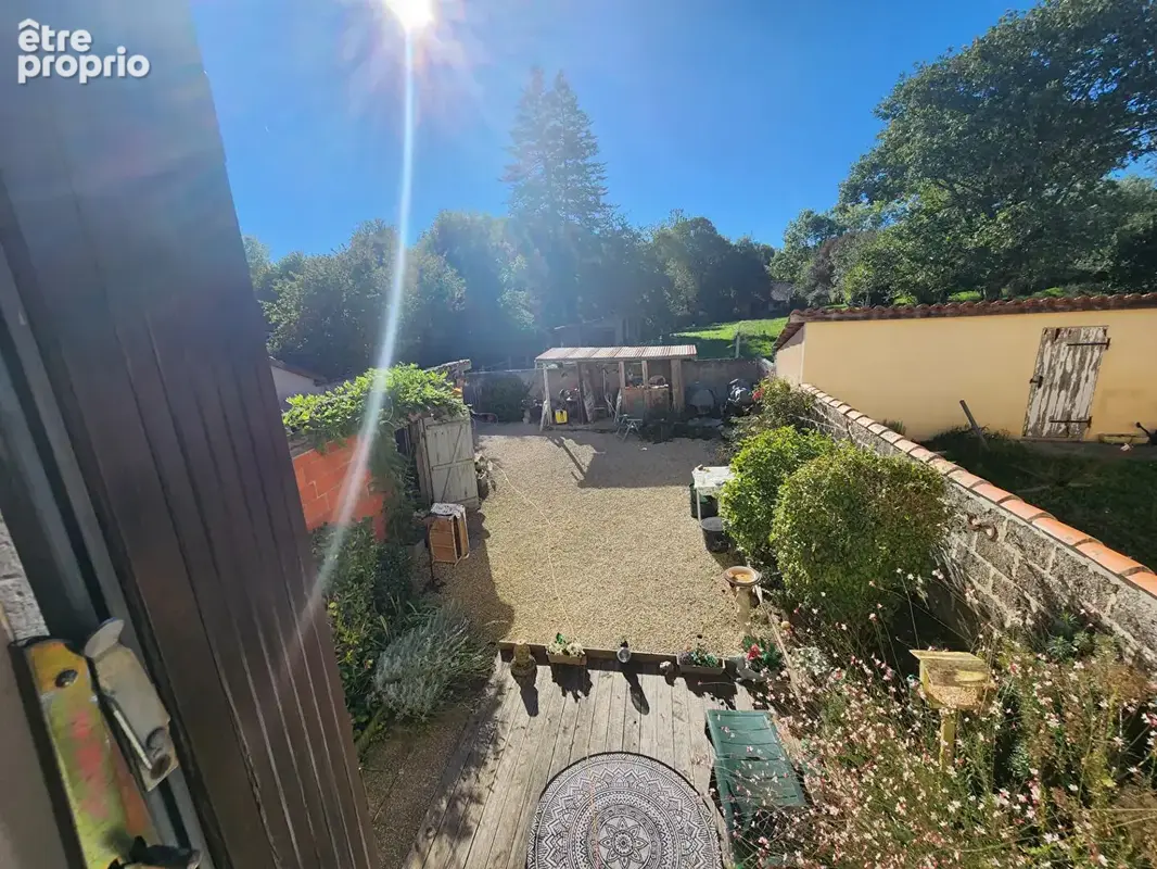 Maison Confolens 1230 m2 - photo 2