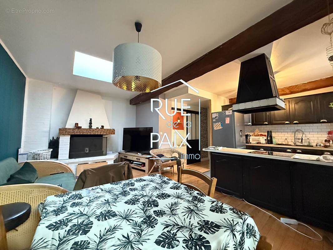 Maison à LES TROIS-MOUTIERS