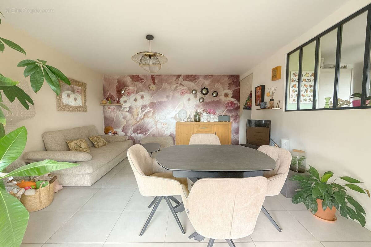 Appartement à LA VALETTE-DU-VAR