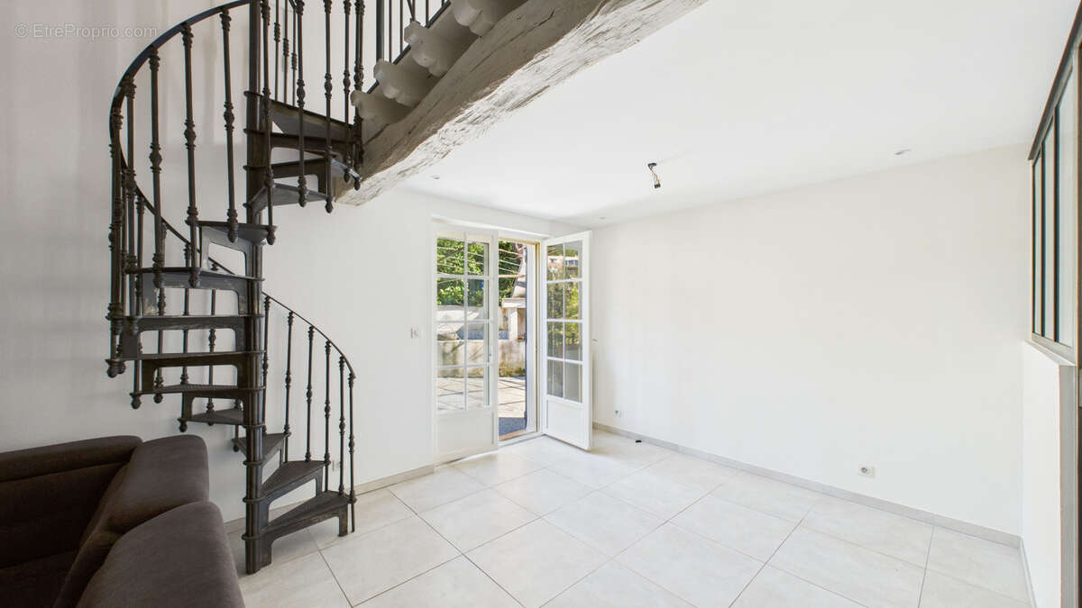 Maison à CARQUEIRANNE