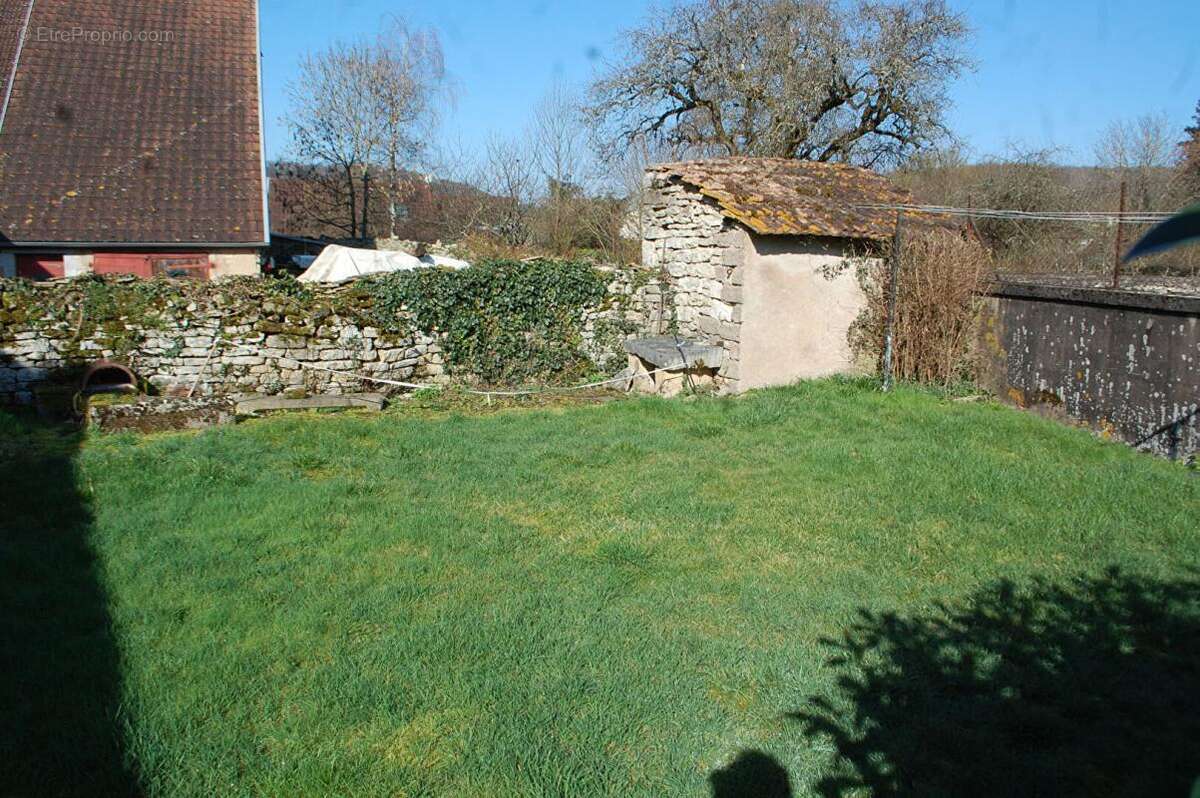Maison à RIOZ