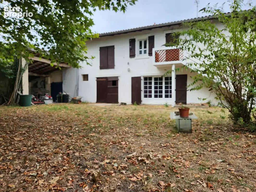 BIDART - Belle Maison de caractère avec son vaste terrain arboré - photo 7