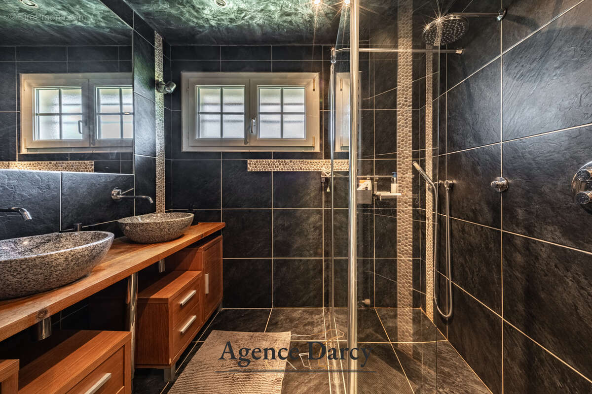 Maison à SAINT-JULIEN