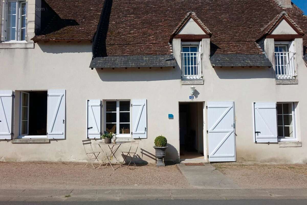 Maison à SAINT-DYE-SUR-LOIRE