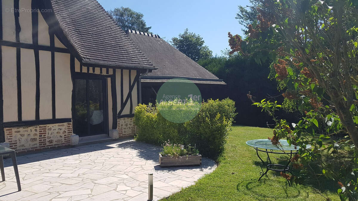 Maison à LA NEUVILLE-CHANT-D'OISEL