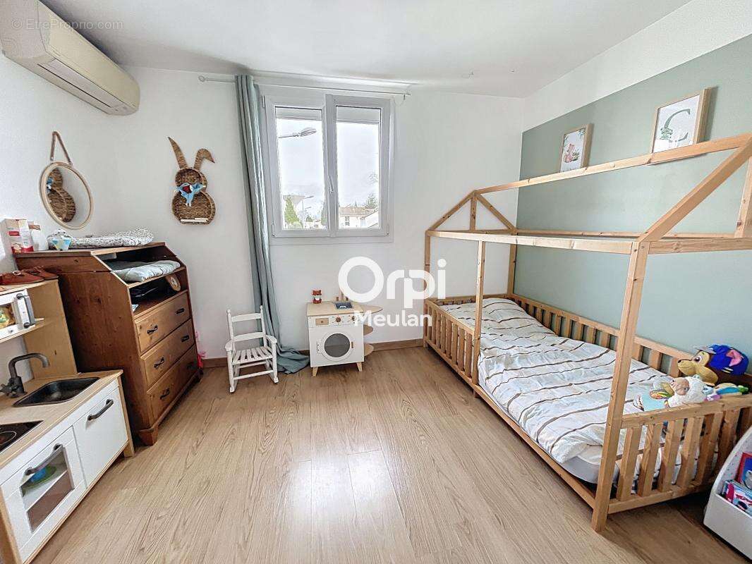 Maison à LES MUREAUX