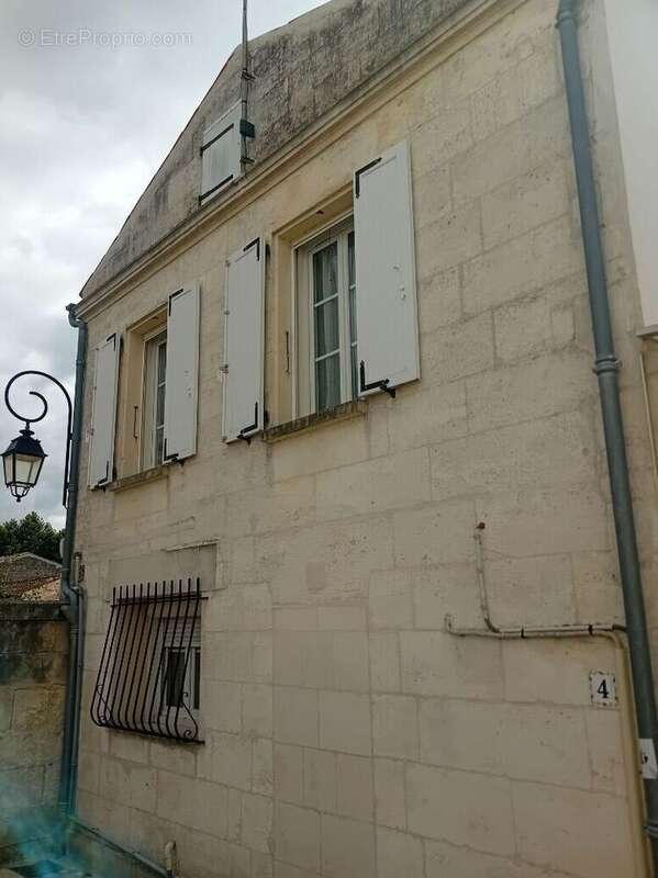 Maison à SAINTES