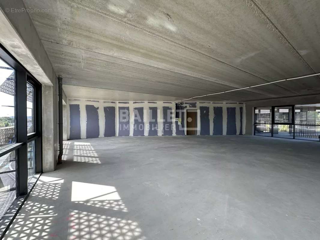 Commerce à PUGET-SUR-ARGENS