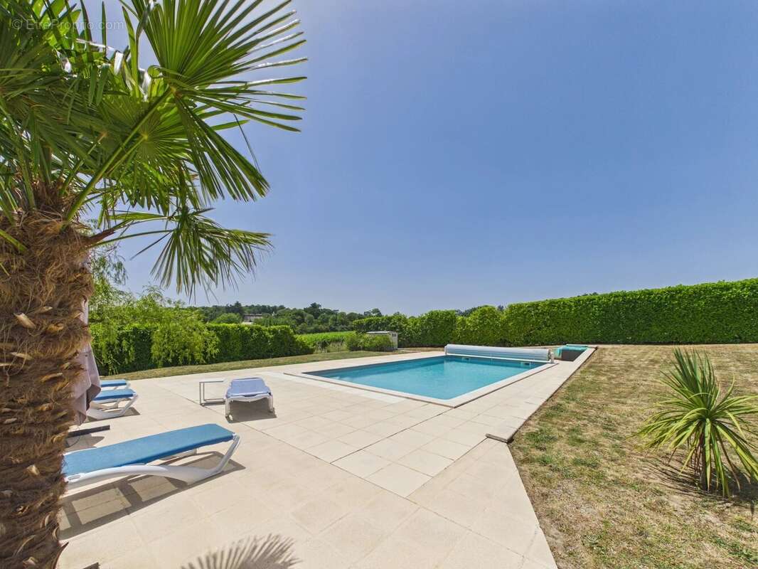 Superbe Villa Contemporaine avec Piscine, Vue Panoramique et Excellente Performance Énergétique - photo 17