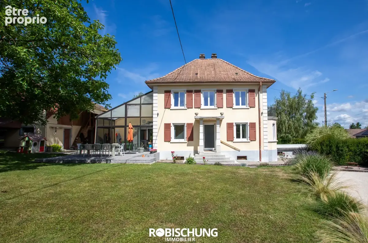 SPECHBACH : Une maison rénovée de caractère alliant charme & confort ! - photo 12