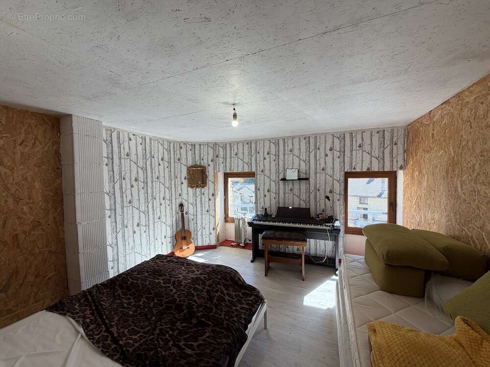 Authentique maison en pierre avec petit terrain de 375 M2 entièr - photo 7