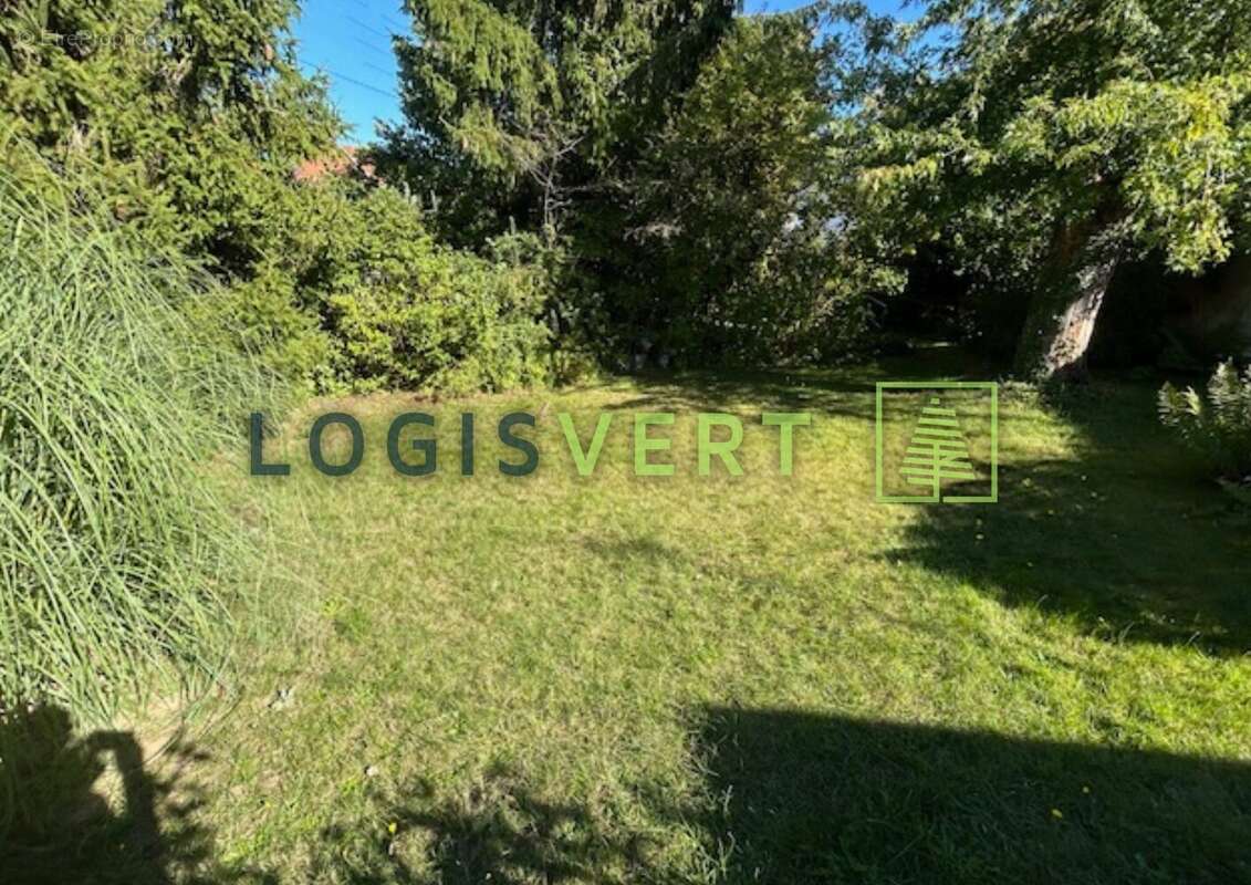 Terrain à VILLEBON-SUR-YVETTE