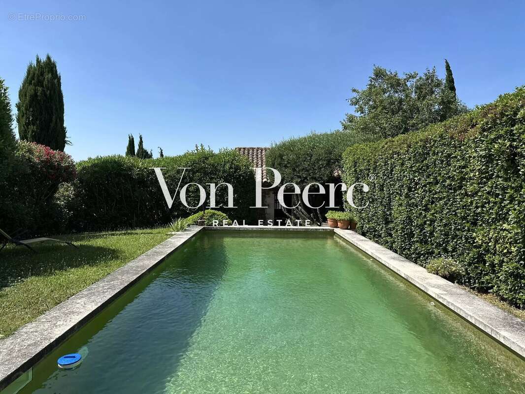 Maison avec jardin, piscine et dépendance, proche Avignon. - photo 17