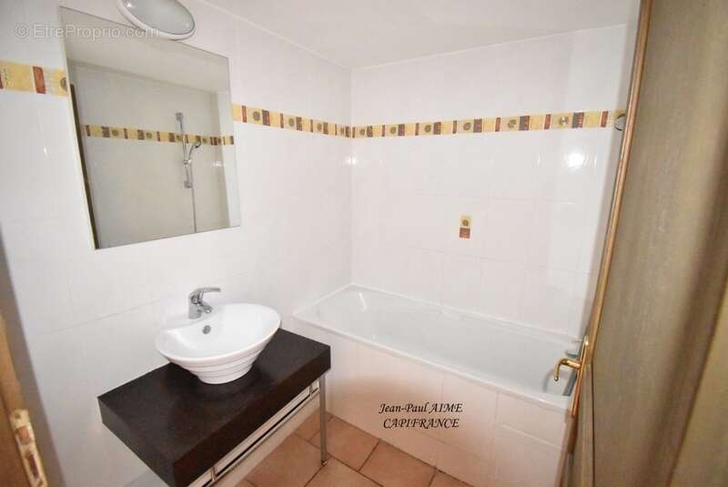 Appartement à BARJAC