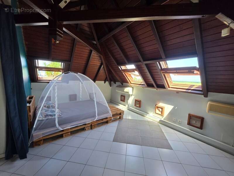 Maison à BAIE-MAHAULT