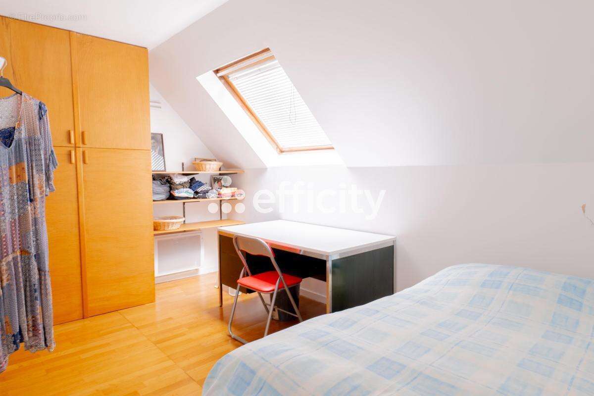 Maison 141 m² à Thiais  - photo 11