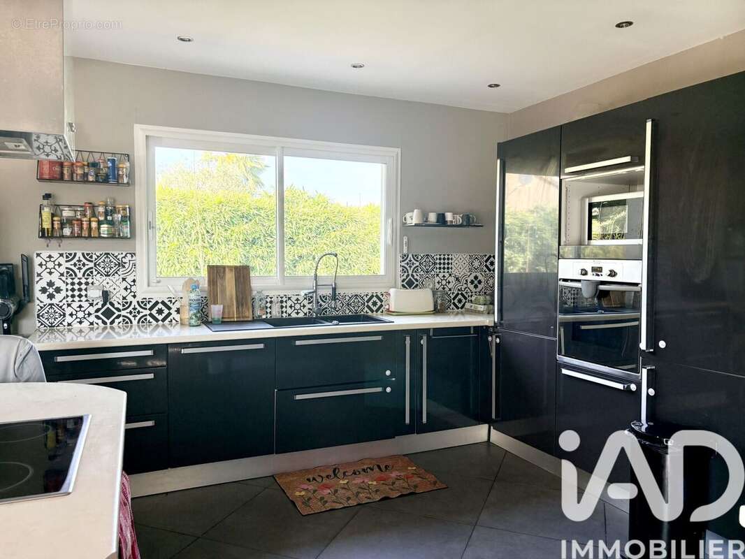 Maison 109 m² à Villeneuve-Les-Bouloc  - photo 6
