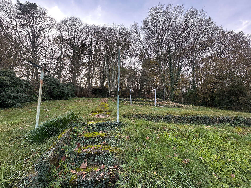 Maison à NOTRE-DAME-DE-SANILHAC