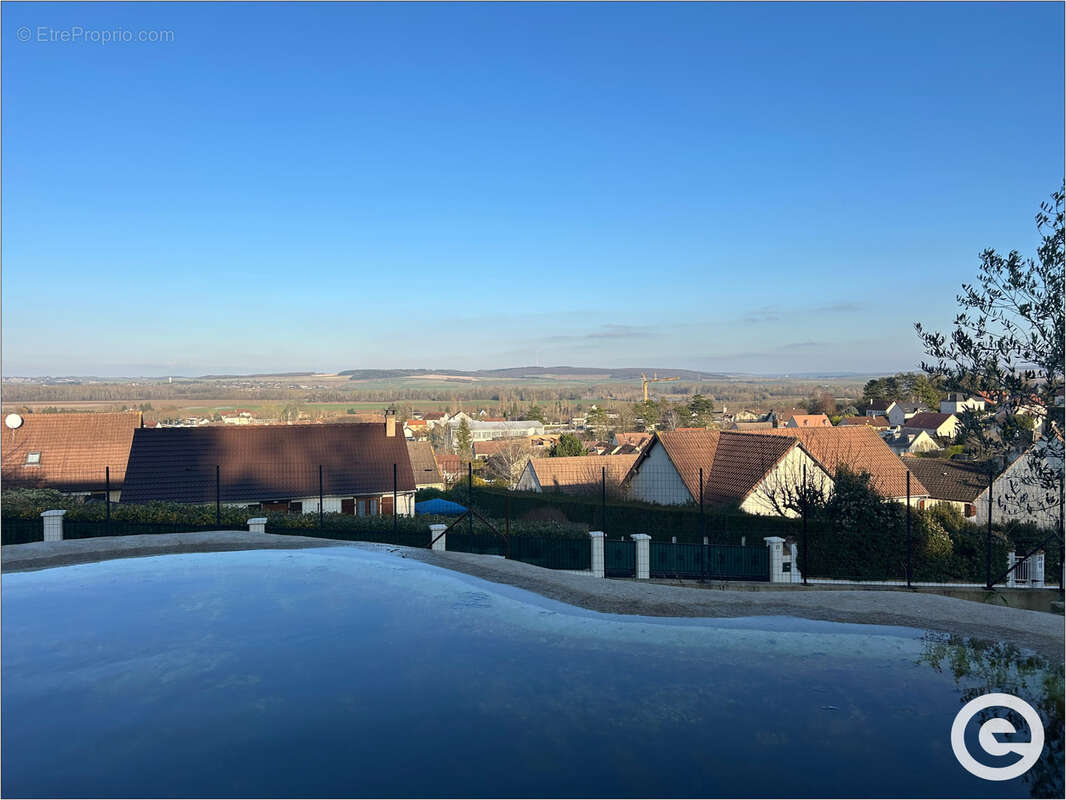 Maison à PONT-SUR-YONNE