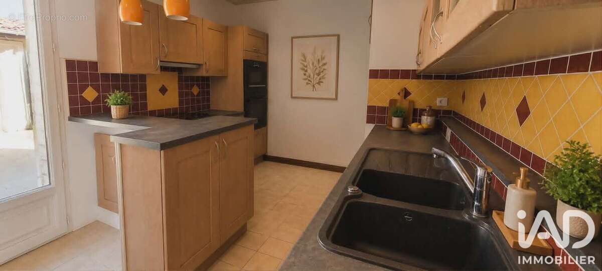 Maison 89 m² à Liguge  - photo 4
