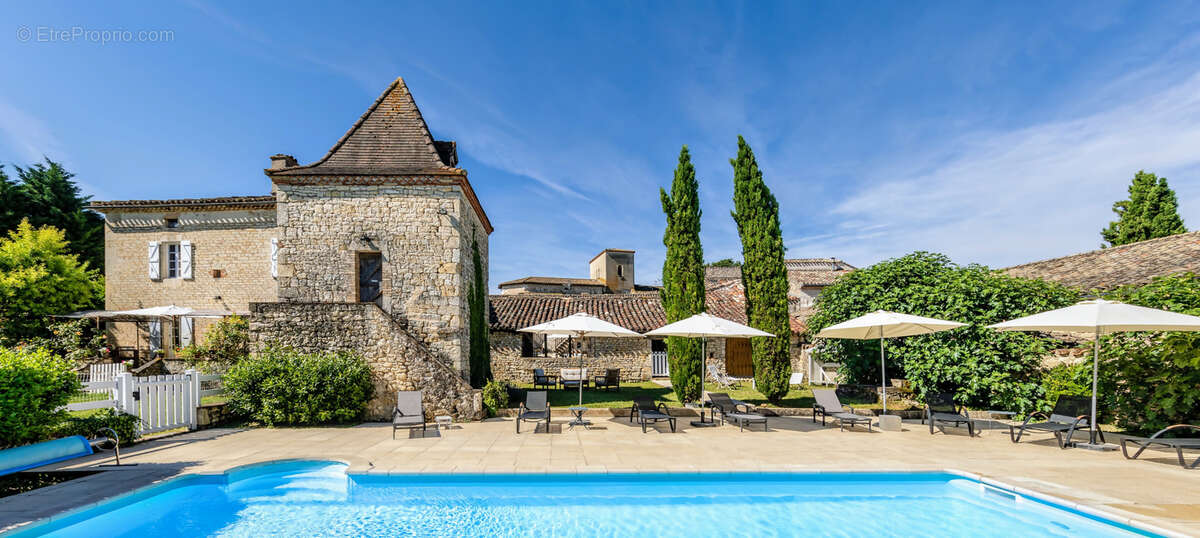 Maison à DONNAZAC