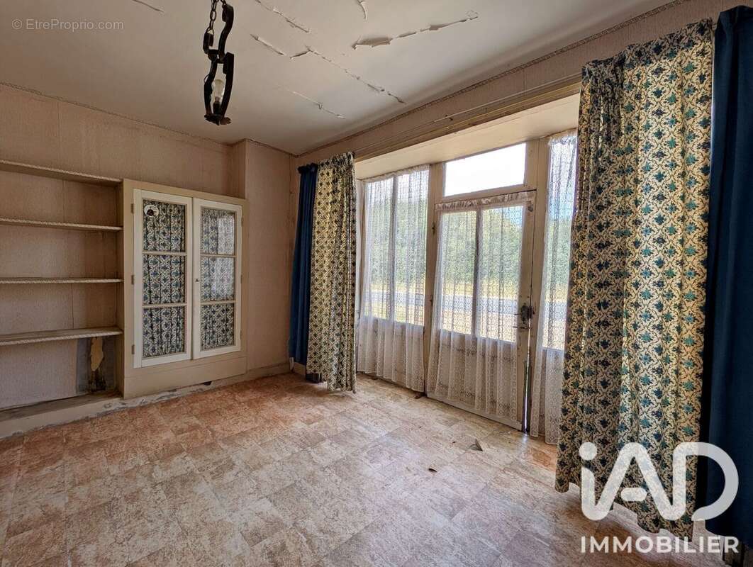 Maison 112 m² à Pouligny-Notre-Dame  - photo 2