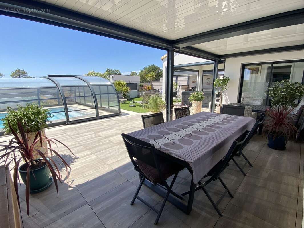 Maison 164 m² à Brem-Sur-Mer  - photo 2