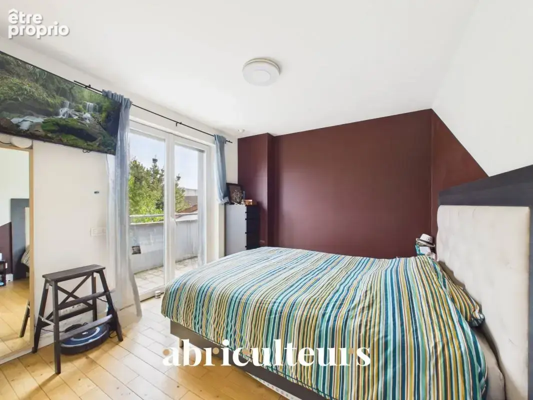 Belle maison contemporaine T7 de 185m²  avec dépendance, terrasse et jardin arboré de 500m² –  Garage  - Colombes (92400) - photo 12