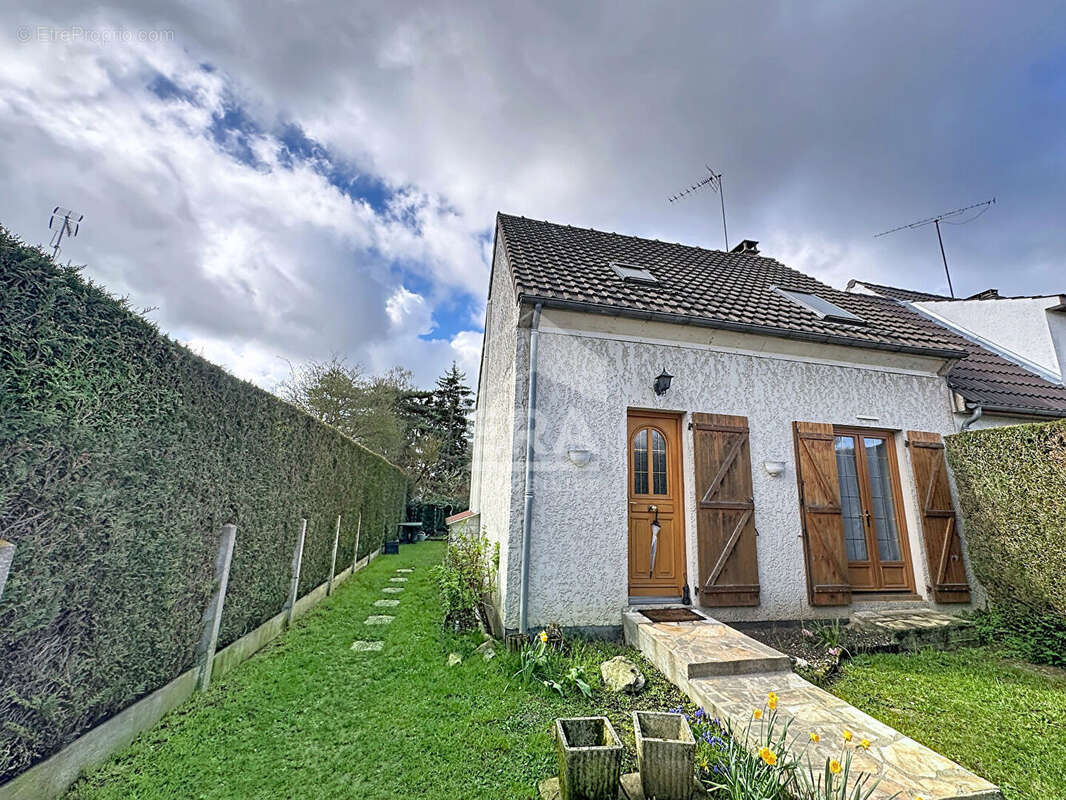 Maison à CHAUMONTEL