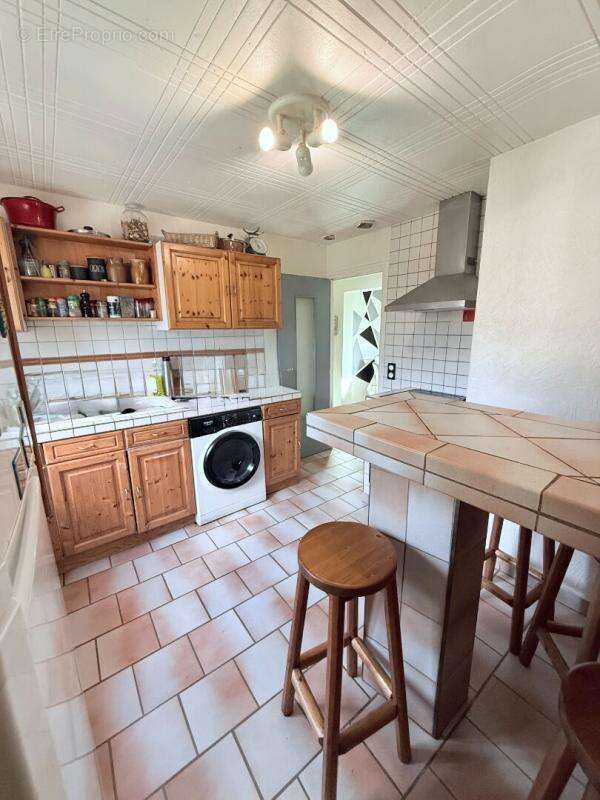 Appartement PASSY 87 M2 loi carrez, 111M2 superficie totale  , 5 pièces 276000 euros - photo 5