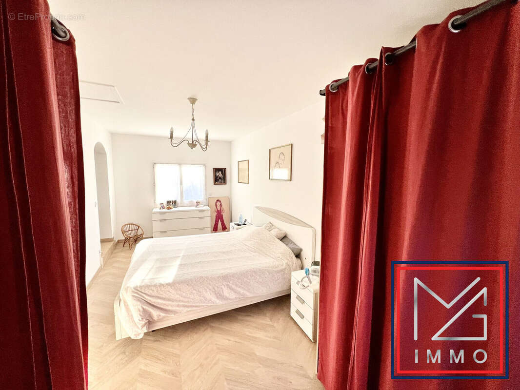 Maison à SIX-FOURS-LES-PLAGES