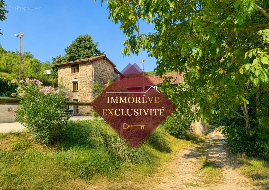 Maison à MALLEVAL