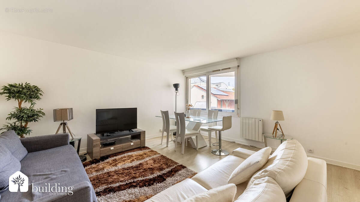 Appartement à COURBEVOIE